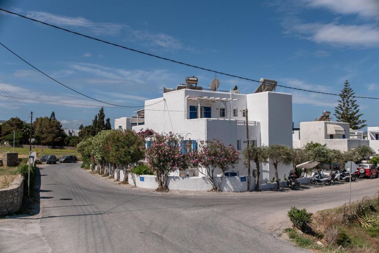 Livadia Seaside Studios 10 Парос Екстериор снимка